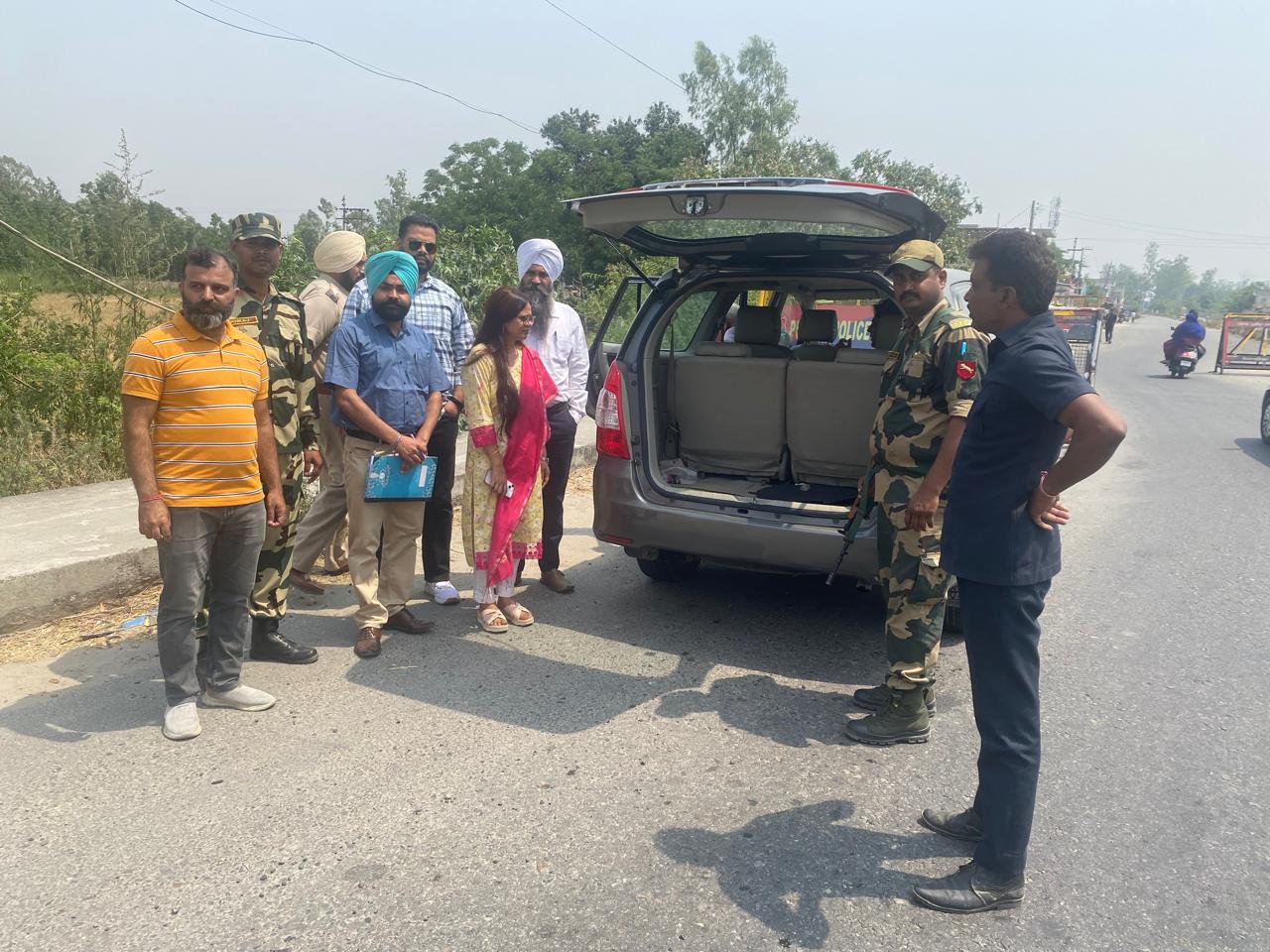 सहायक रिटर्निंग अधिकारी शाम चुरासी द्वारा मंडियाला नाके का निरीक्षण